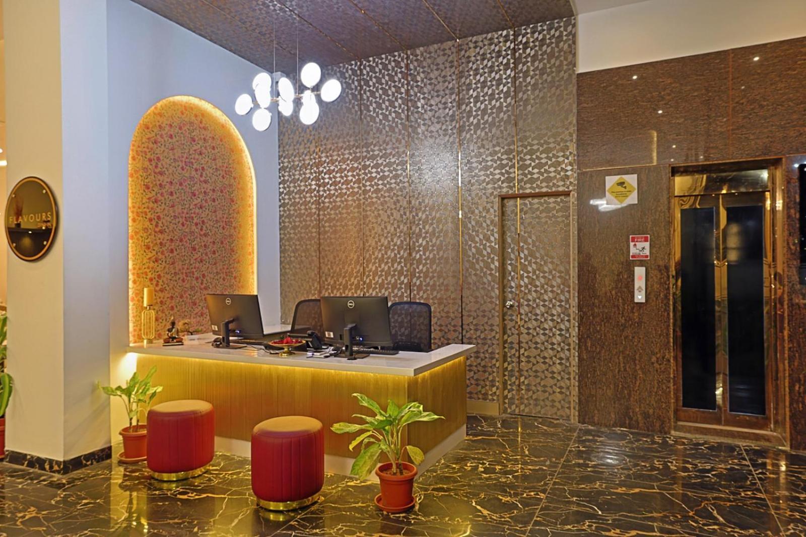 Grand Continent Hotel Gachibowli Near Us Consulate 외부 사진
